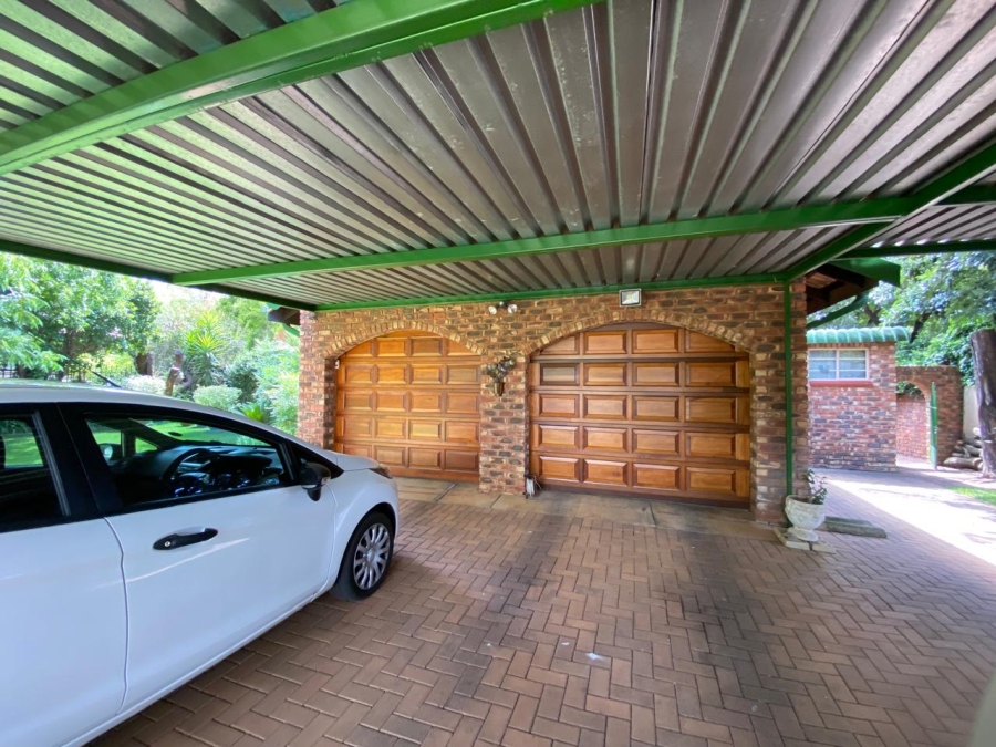 4 Bedroom Property for Sale in Kannoniers Park North West